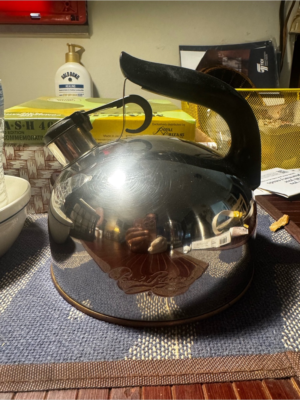 Stainless Steel Whistling Tea Kettle with Black Handle